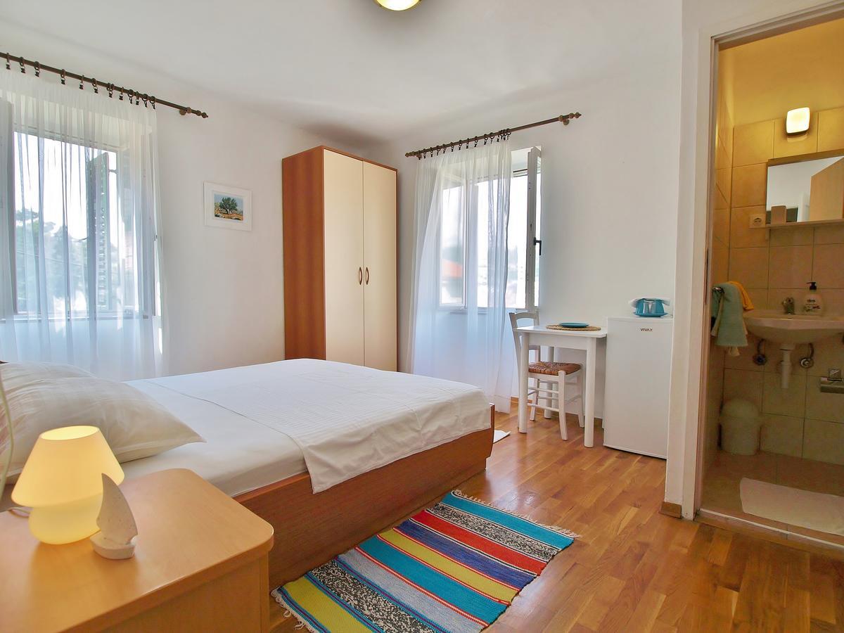 Rooms And Studio Old Town Rab Town Kültér fotó